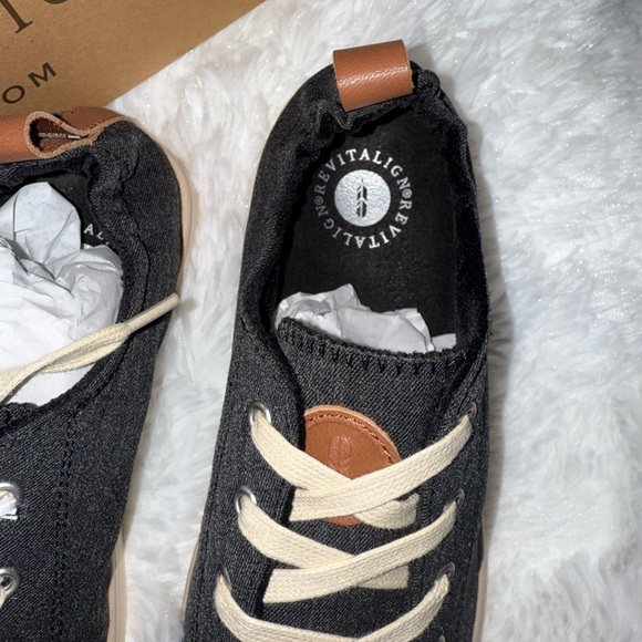 REVITALIGN Black and Tan Casual Shoes - Picture 3 of 7